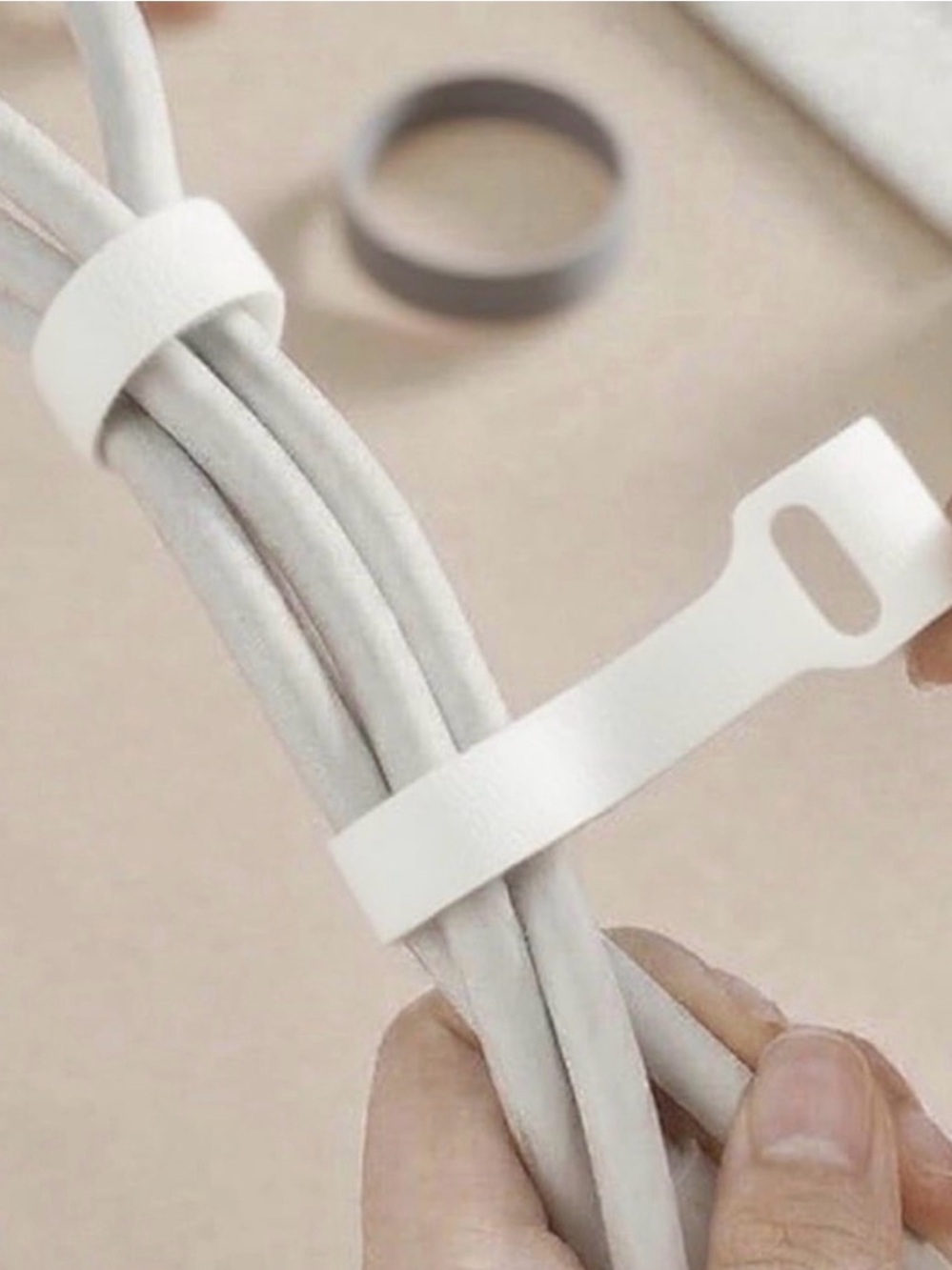 💞 New 20-Count Pack of White Reusable Hook & Loop Cable Organizer Straps